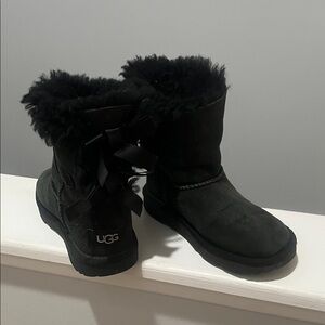 UGG Bailey Bow Black Boots Girls Toddler 12 Adorable Classic